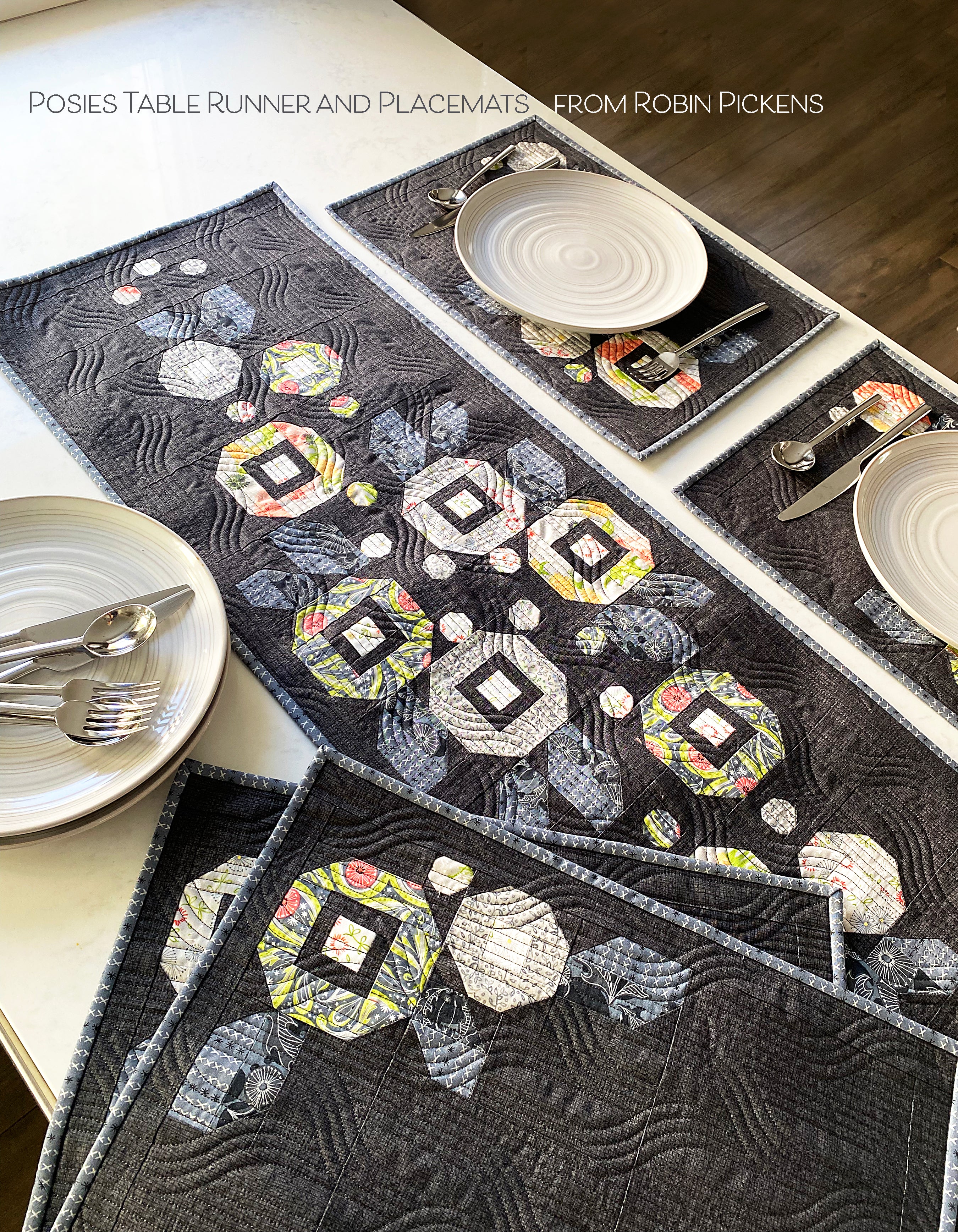 Posies Table Runner and Placemats, printed pattern - Image 3